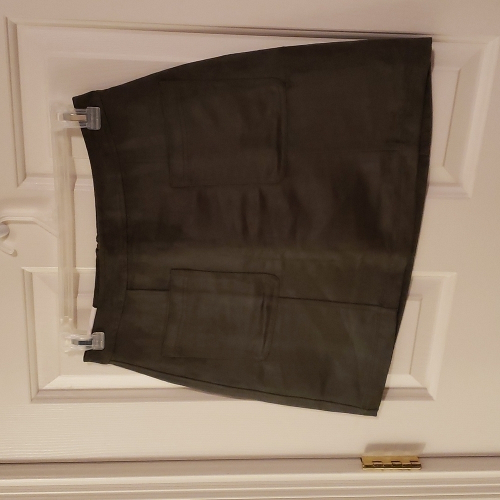 Old Navy Royal Pine Faux Suede Mini Skirt NWT - Picture 2 of 10